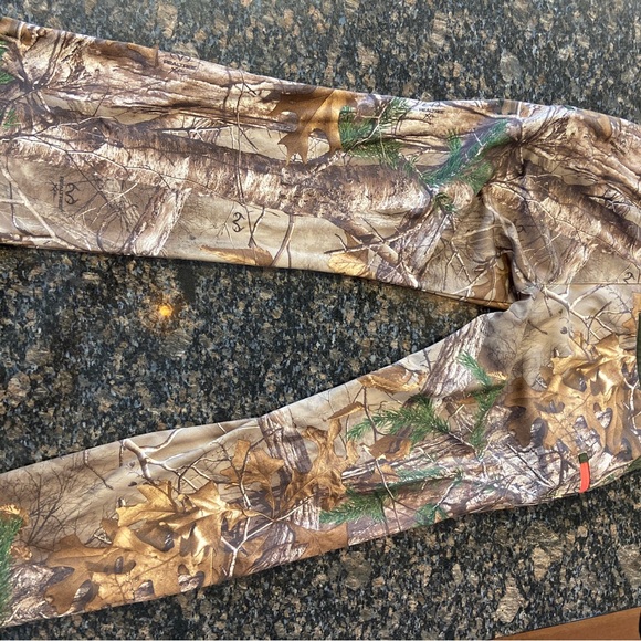 Under Armor Camouflage pants size 8 - Picture 7 of 9